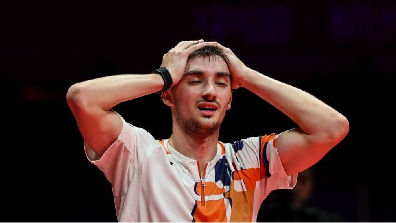 Christo Popov wins BWF World Tour Finals, sets an unprecedented record - Ảnh 1
