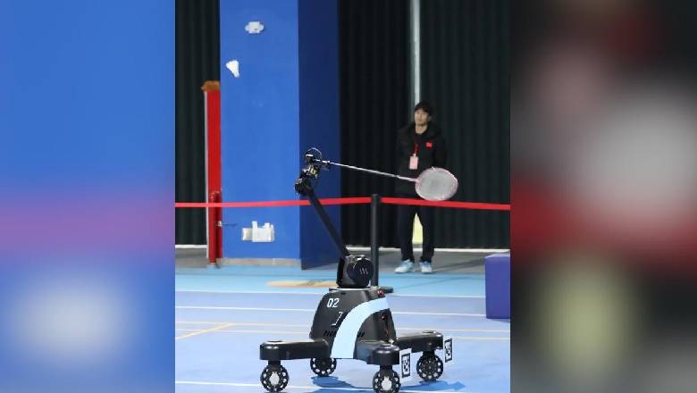 Chinese badminton robot sets a Guinness World Record - Ảnh 1