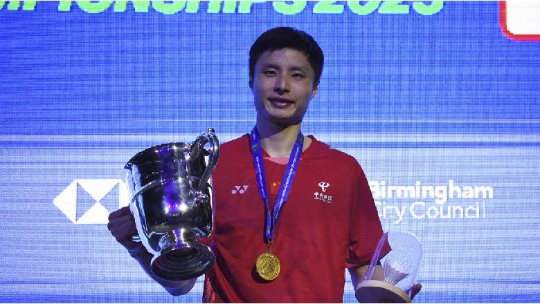 Shi Yuqi cruises past Antonsen to win the 2025 King&rsquo;s Cup - Ảnh 2